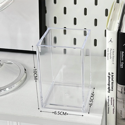 Clear acrylic pen holder