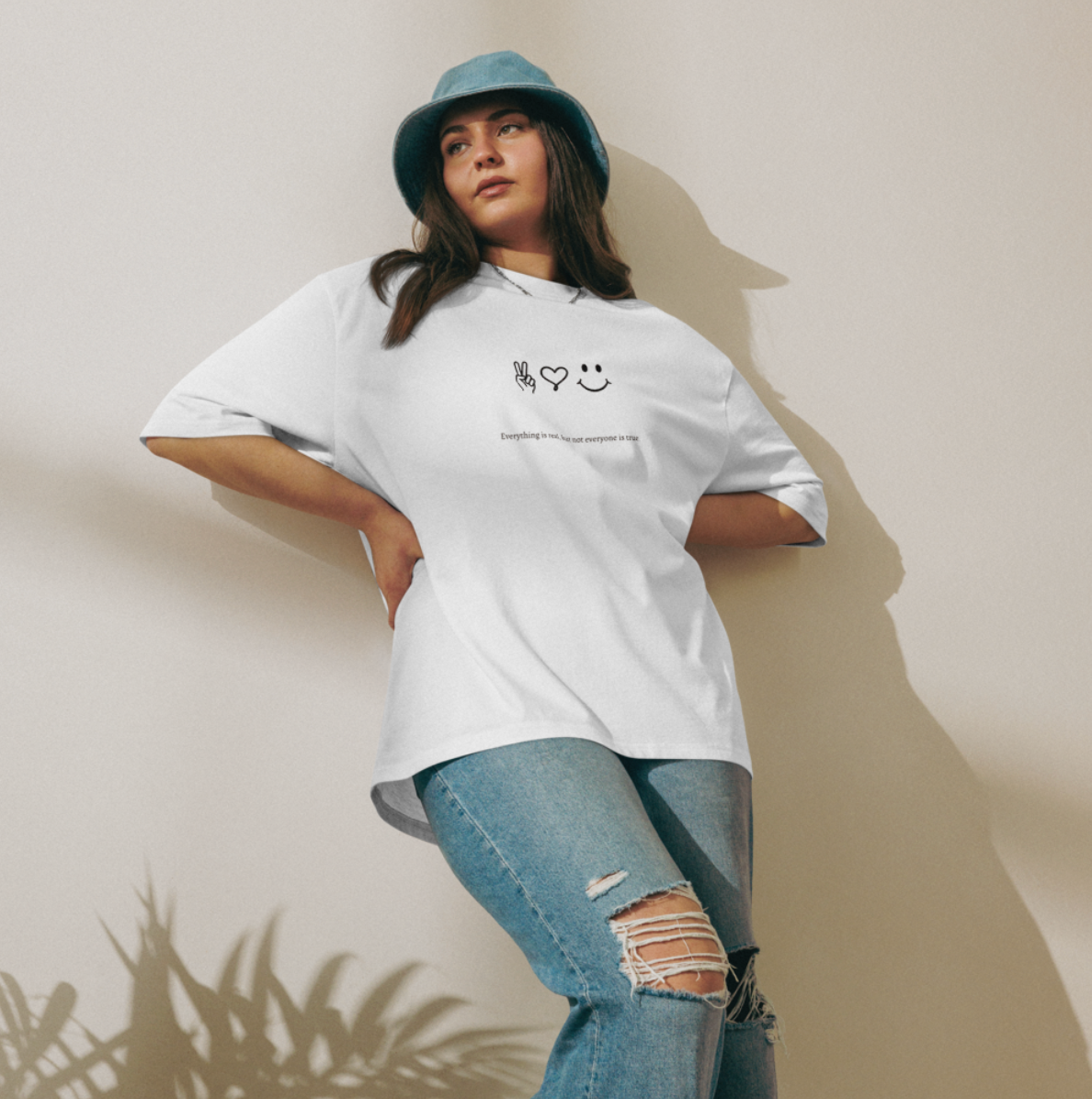 T-shirt Everything Is Real